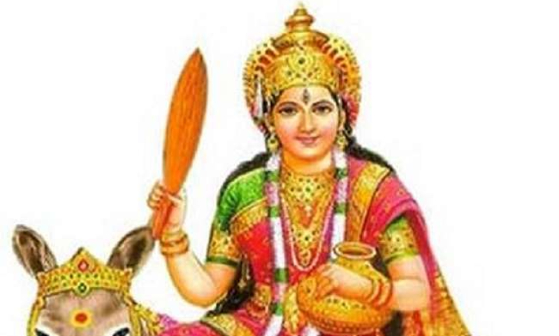 Sheetla Ashtami Vrat katha: आज है शीतला अष्टमी, जानें ये व्रत कथा पढ़े बिना पूजा मानी जाती है अधूरी