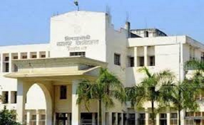TMBU: टीएनबी कॉलेज में परीक्षा देते पकड़ाया मुन्ना भाई, पकड़ाया तो कहा…