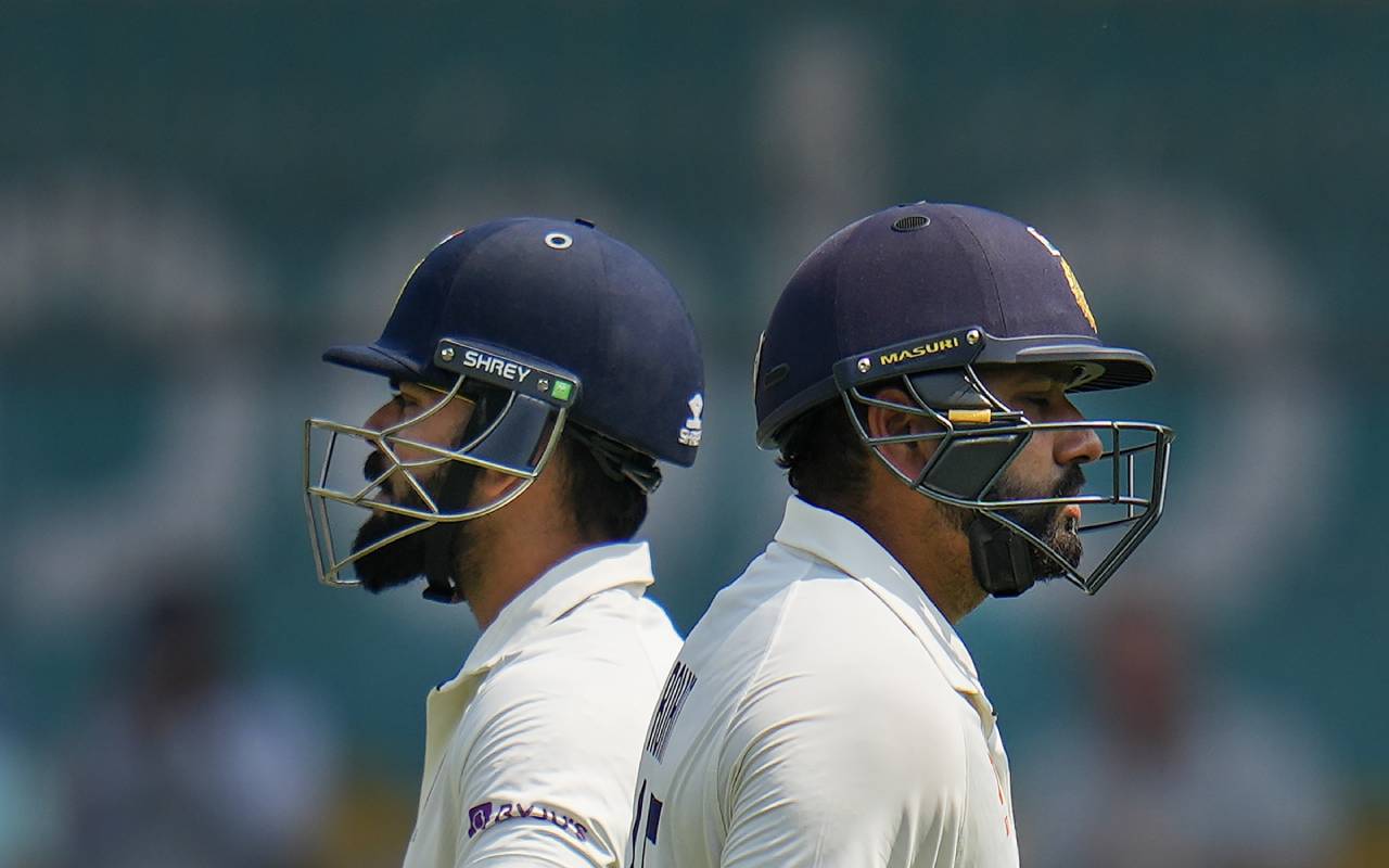 IND vs AUS: भारतीय बल्लेबाजों के प्रदर्शन से फैंस नाराज, मैच बीच में ही छोड़ स्टेडियम से बाहर निकले कई दर्शक