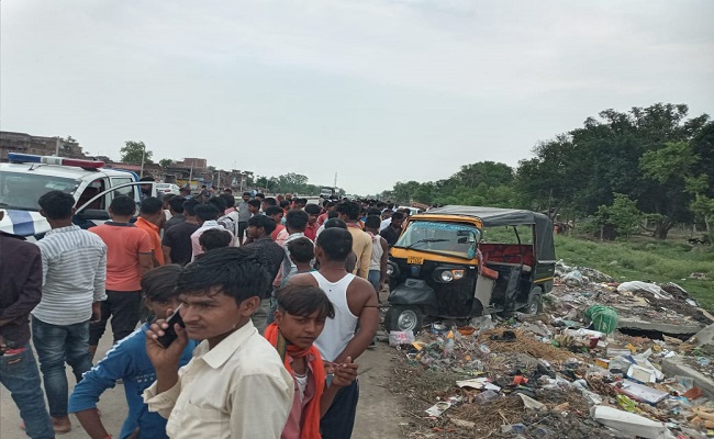 बिहार के औरंगाबाद में ट्रक से टकराने के बाद अनियंत्रित कार की ऑटो से हुई टक्कर, एक की मौत, नौ घायल