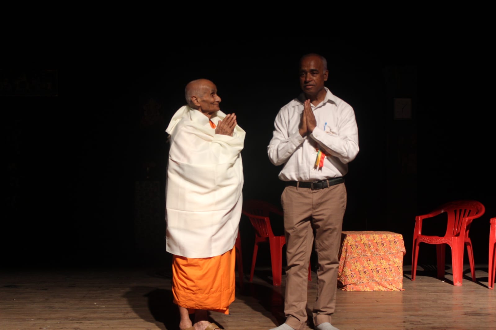 सरकारी विभागों में फैले भ्रष्टाचार की पोल खोलती है ‘जांच पड़ताल’, छूटा अफसरों का पसीना, देखें Photos