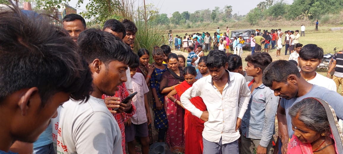 Bihar News: औरंगाबाद में तेज रफ्तार थार व बाइक की टक्कर में दो युवकों की मौत, एक की हालत गंभीर