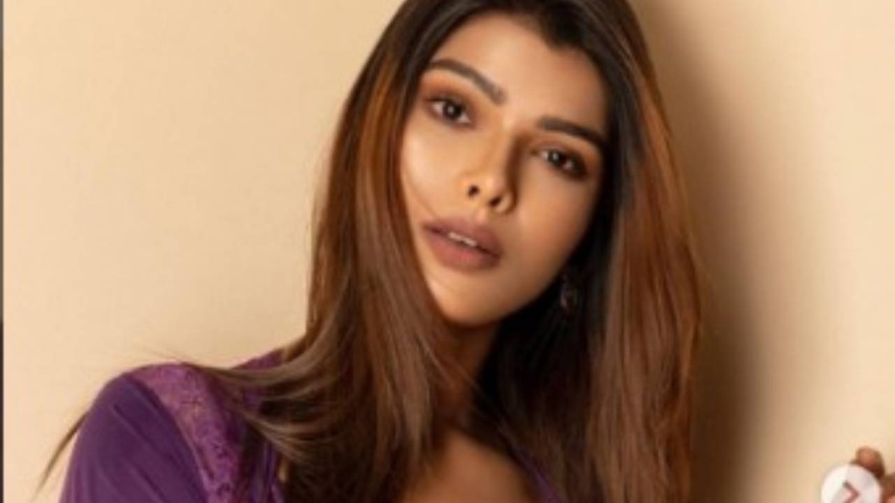 स्टाइलिश और ग्लैमरस के मामले में भोजपुरी एक्ट्रेस सबको कर देती है पस्त, इस फोटो ने मचा दिया है तहलका