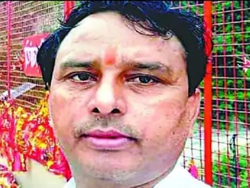 प्राइवेट कंपनी के सुपरवाइजर ने की आत्महत्या, पत्नी ने मैनेजर पर लगाया शोषण का आरोप, जांच में जुटी पुलिस