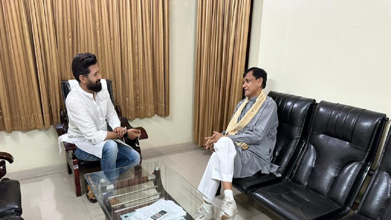 Bihar Politics: लोजपा (रा) की बैठक से भी पहले चिराग पासवान से मिले नित्यानंद राय, जानें फिर क्या कहा…