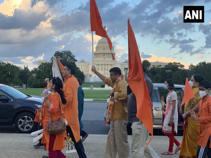 Ayodhya Ram Mandir: अमेरिका में ‘जय श्री राम’ की गूंज, अयोध्या में भूमि पूजन से पहले वाशिंगटन में लहराया भगवा झंडा