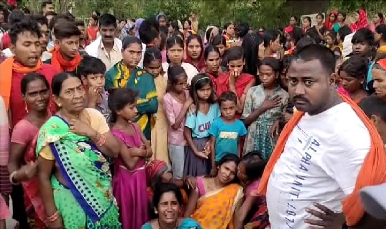 औरंगाबाद में अज्ञात वाहन ने भाई-बहन को रौंदा, मौत से आक्रोशित परिजनों ने सड़क जाम कर किया प्रदर्शन
