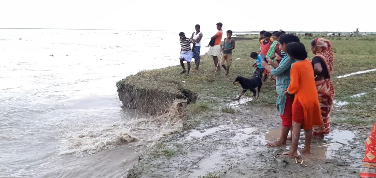 पूजा के लिए बालू उठाने गए थे, देवाकी नदी में बहे दो भाई