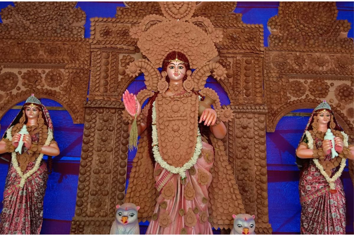 WB News : इस गांव में दुर्गा पूजा के तर्ज पर हाेती है लक्ष्मी पूजा