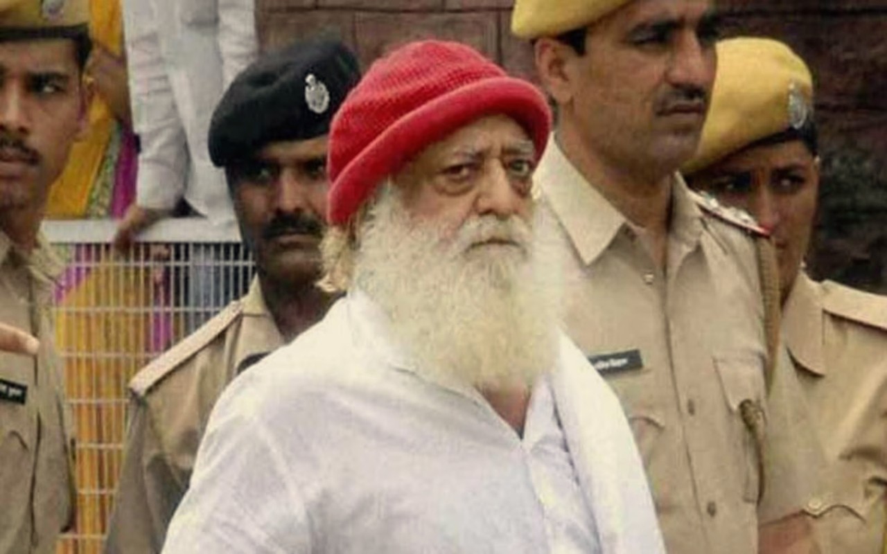 आसाराम मामले में सुप्रीम कोर्ट ने राजस्थान हाईकोर्ट का ऑर्डर किया खारिज, IPS अधिकारी को भेजा गया था समन