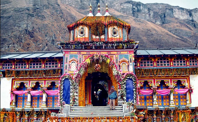 Badrinath reopening: क्वारंटिन पर गए बदरीनाथ धाम के रावल, जानें बदरीनाथ मंदिर में क्यों है केरल के रावल ब्राह्मण को ही पूजा करने का अधिकार