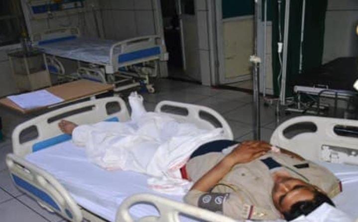 Bareilly News: गश्त के दौरान सिपाही की
कार्बाइन से चली गोली, एसएसआई घायल, जानें फिर क्या हुआ…