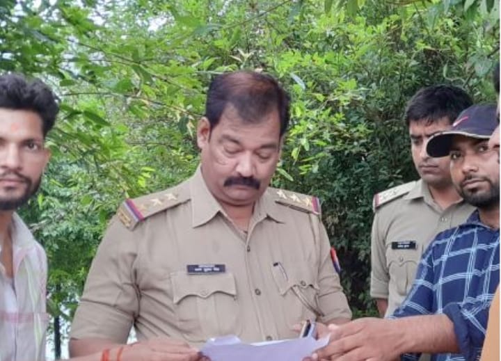 बरेली के बहेड़ी में गोवंश अवशेष मिलने पर हंगामा, पुलिस ने आरोपों को नकारा, खून का लिया सैंपल
