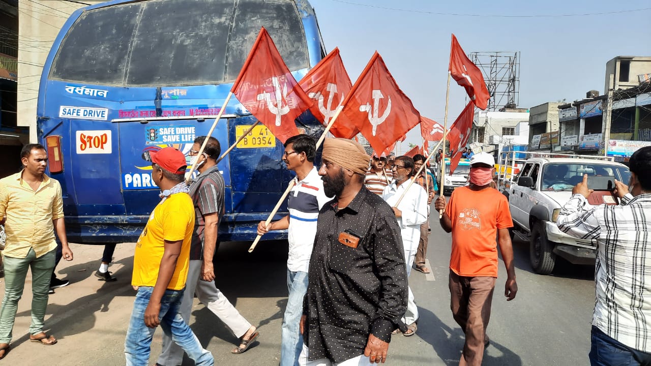 Bharat Bandh: बंद का दिख रहा है असर, बंगाल में झड़प, हरियाणा में बस सेवा प्रभावित, रेलवे ट्रैक ब्लॉक
