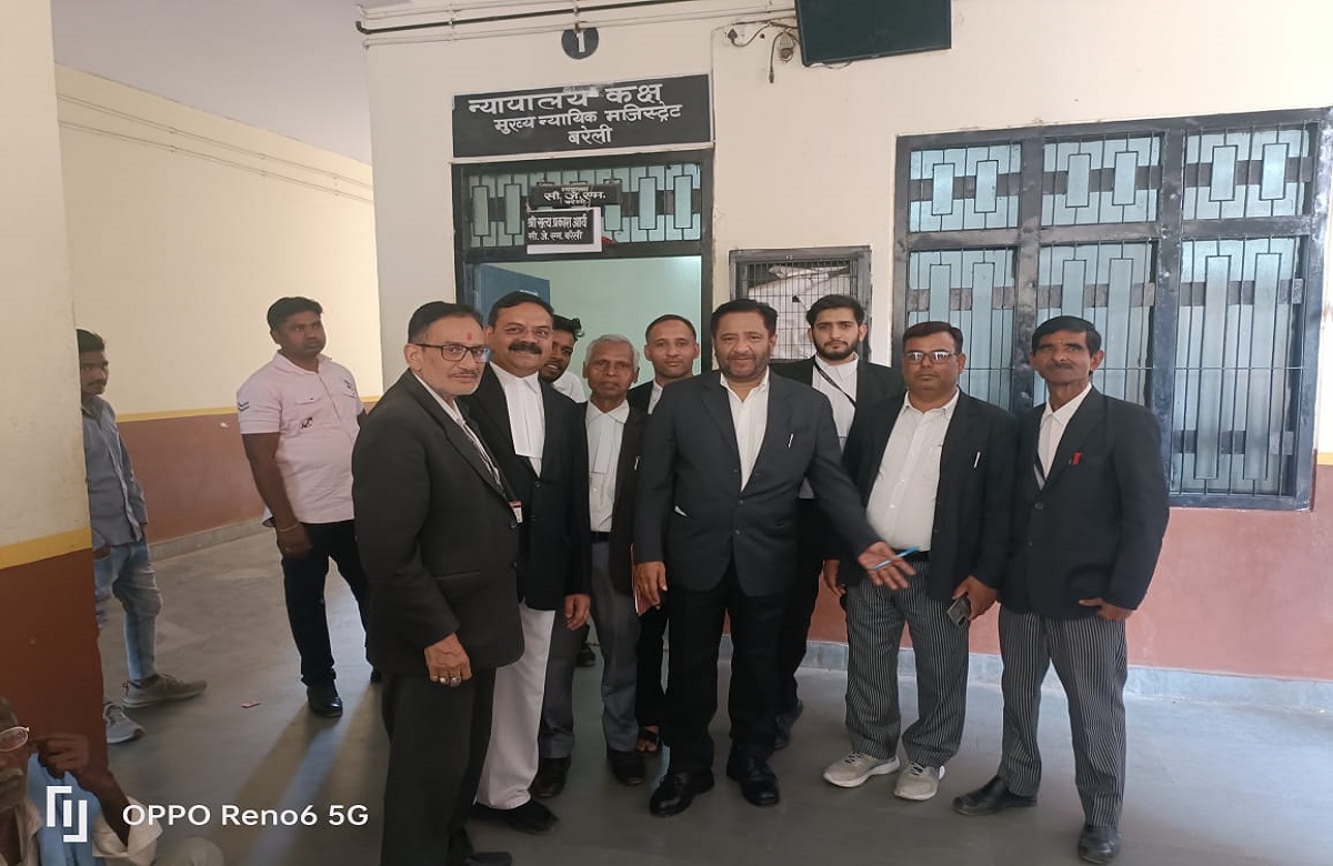 बरेली: पूर्व सांसद प्रवीण सिंह ऐरन को 17 साल पुराने मामले में मिली क्लीन चिट, पुलिस नहीं पेश कर पायी साक्ष्य