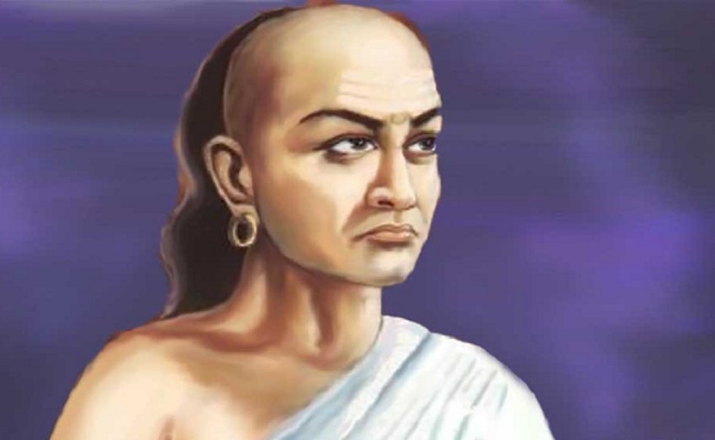 Chanakya Niti : खास दोस्तों से भी इन बातों में
रहें सतर्क, बढ़ सकती है आपकी मुश्किलें