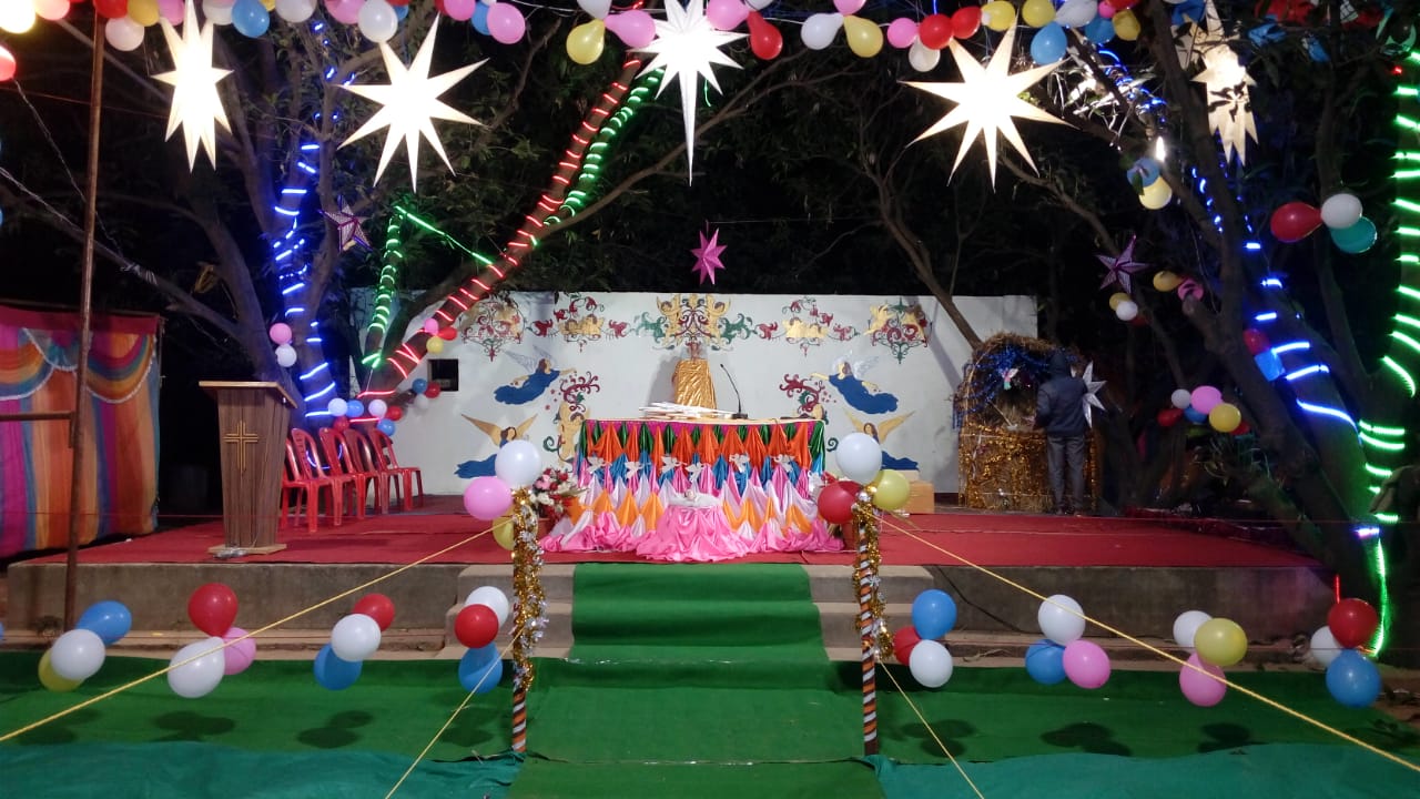 Christmas 2021:मसीही विश्वासियों में क्रिसमस की धूम, प्रभु यीशु के बाल रूप का ईसाई धर्मावलंबियों ने किया दर्शन
