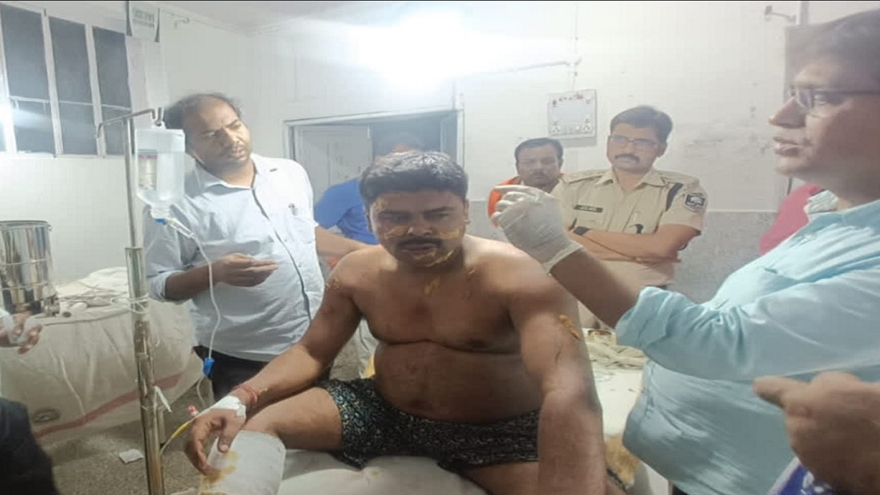 बिहार: बेगूसराय में सीओ के फ्लैट में घुसकर 10 बार मारा चाकू, म्यूटेशन को लेकर हुआ था विवाद