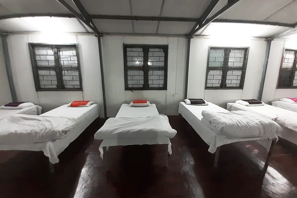 गांव में क्वारेंटाइन सेंटर बनाने से नाराज लोगों ने पुलिस पर किया हमला, कई पुलिसकर्मी घायल