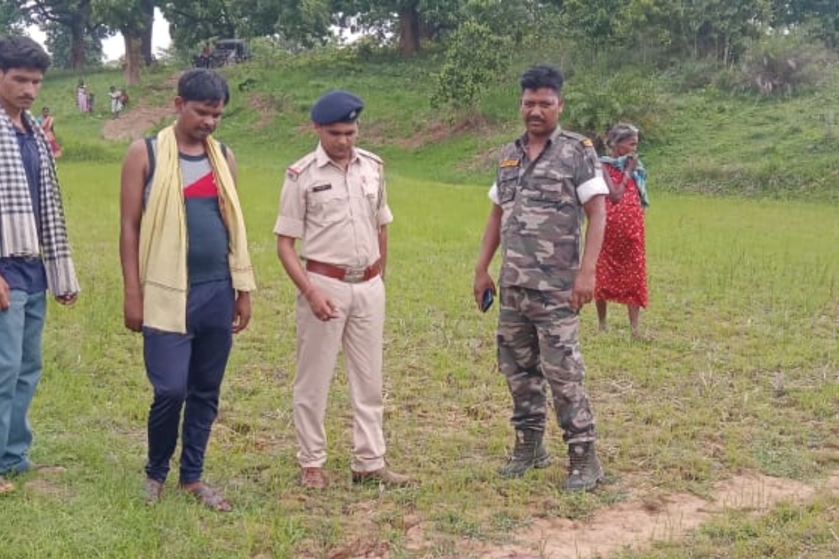 झारखंड: बुजुर्ग की बेरहमी से हत्या, खेत में मिला खून से लथपथ शव, जांच में जुटी पुलिस