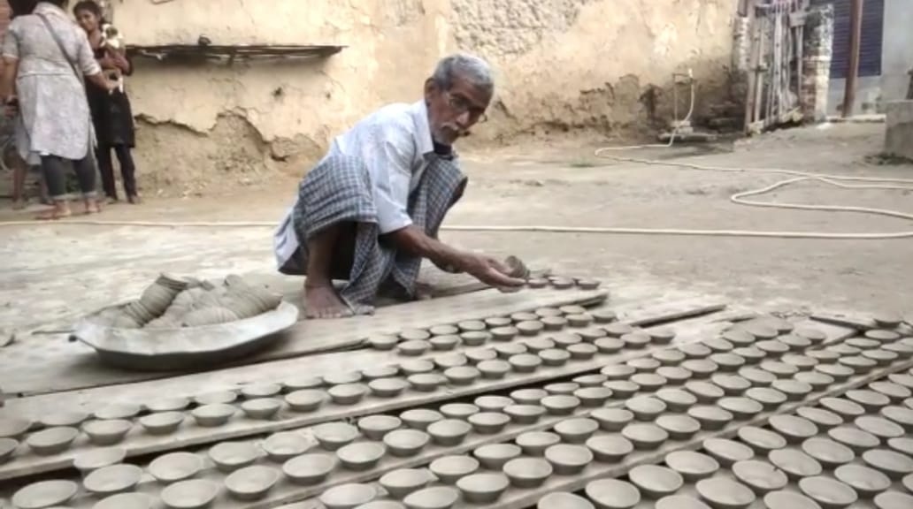 चाईबासा से झामुमो विधायक दीपक बिरुवा की सदस्यता को लेकर निर्वाचन आयोग में की गयी शिकायत, जानें पूरा मामला