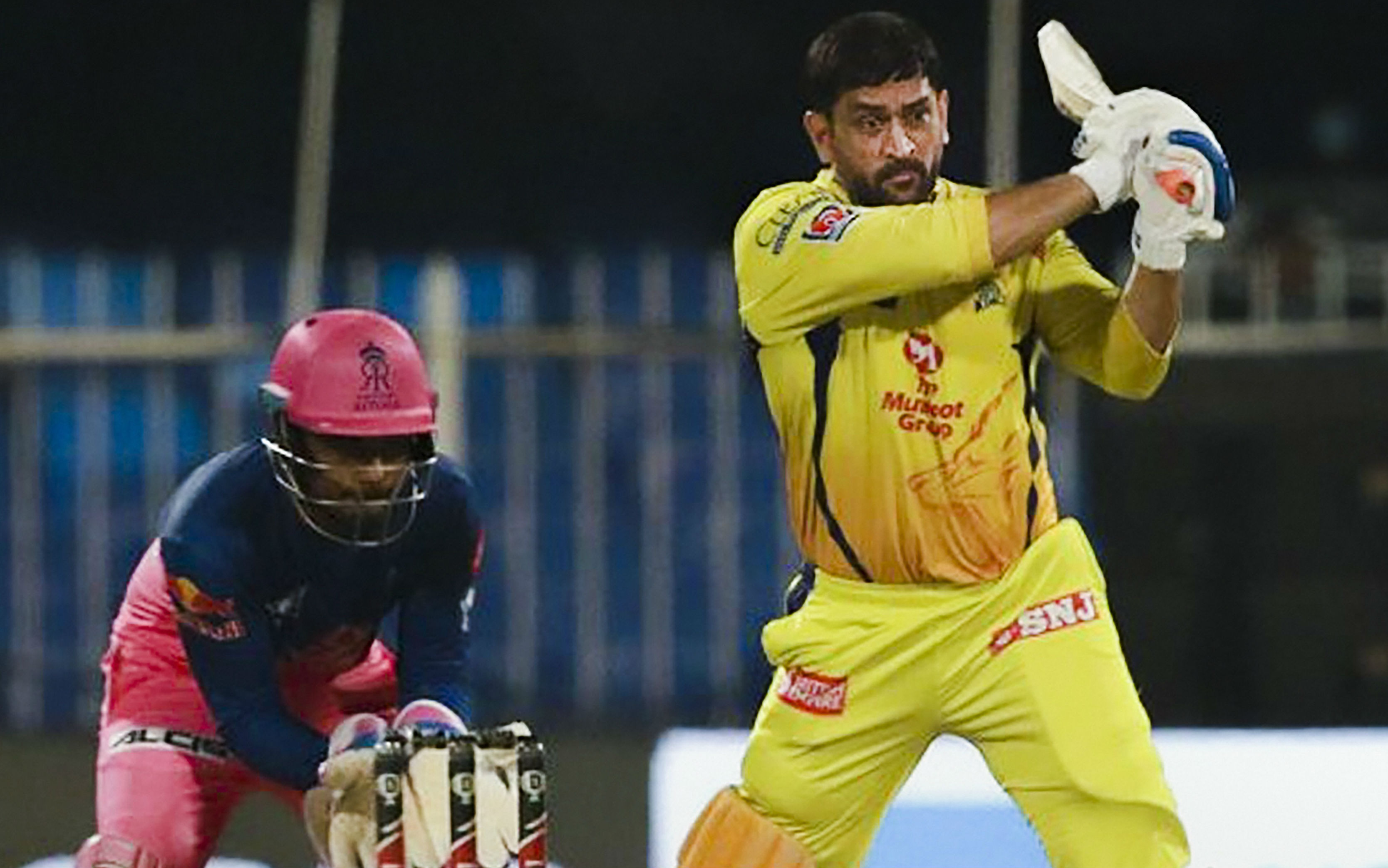 Watch: MS Dhoni को देखने के लिए पागल हुए फैंस, आईपीएल 2023 से पहले चेन्नई पहुंचे ‘कैप्टन कूल’