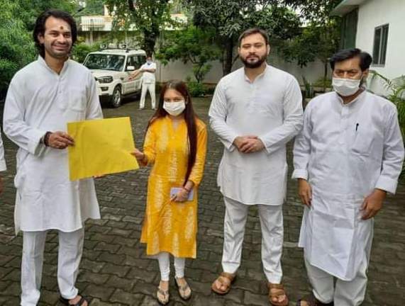 Bihar Election 2020: पहले चरण के चुनाव में सबसे कम उम्र की RJD प्रत्याशी दिव्या, सबसे ज्यादा उम्र वाले के बारे में भी जानिए