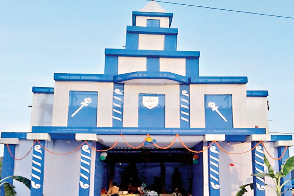 लोहरदगा के कैरो में दुर्गा पूजा की तैयारी शुरू, कोलकाता के तर्ज पर हो रहा मां अंबे की प्रतिमा का निर्माण