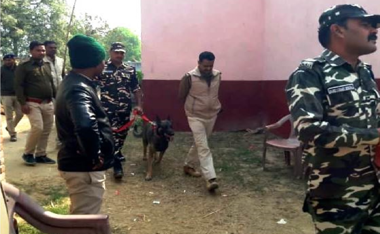 मधुबनी में पूर्व प्रमुख के घर डकैती, पांच लाख नकद व 20 लाख के जेवर उड़ा ले गये चोर, भागने के दौरान फोड़ा बम