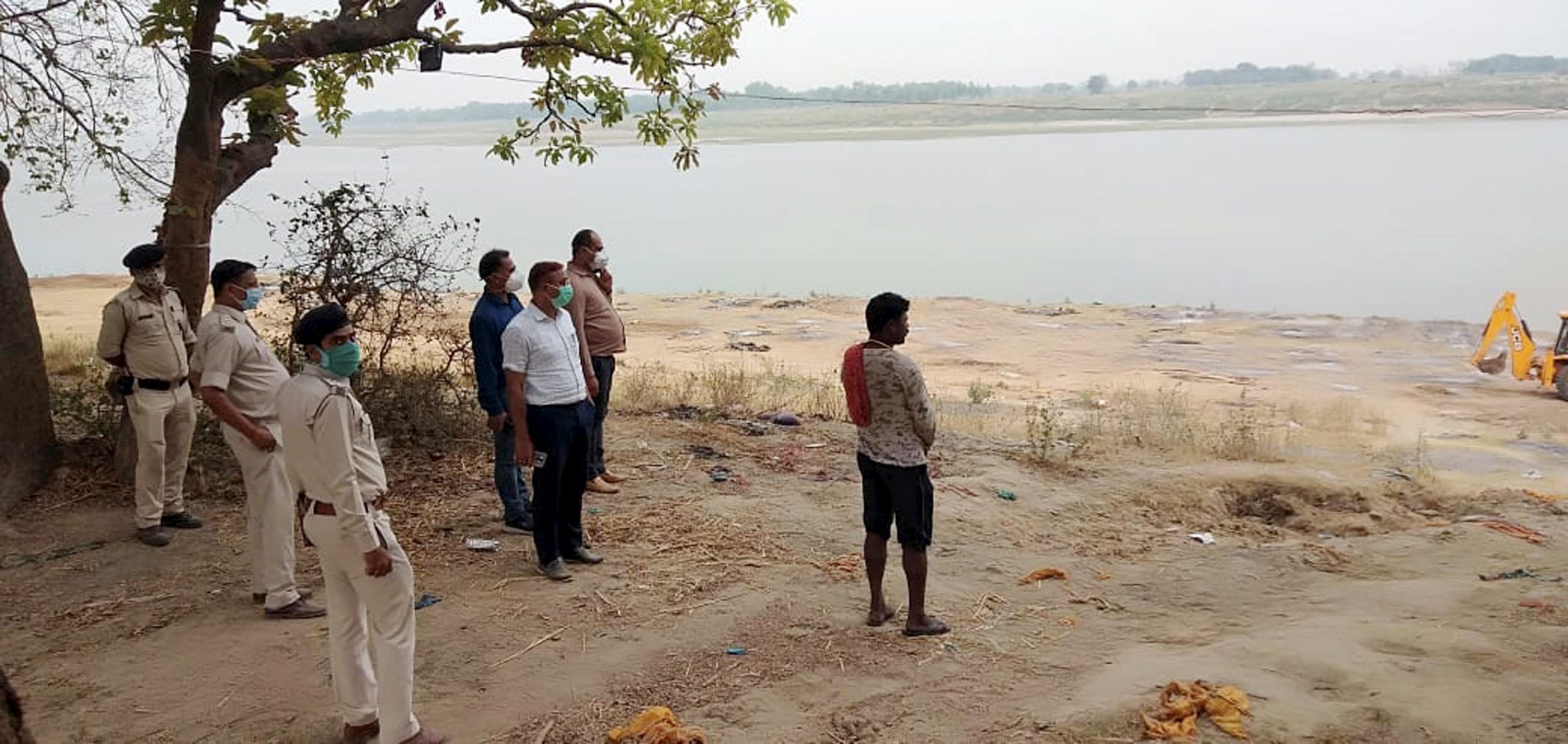 Coronavirus Transmission Through Water : नदियों के पानी से अब फैलेगा कोरोना वायरस? गंगा और यमुना में तैरते शव….जानिए क्या कहते हैं एक्सपर्ट्स