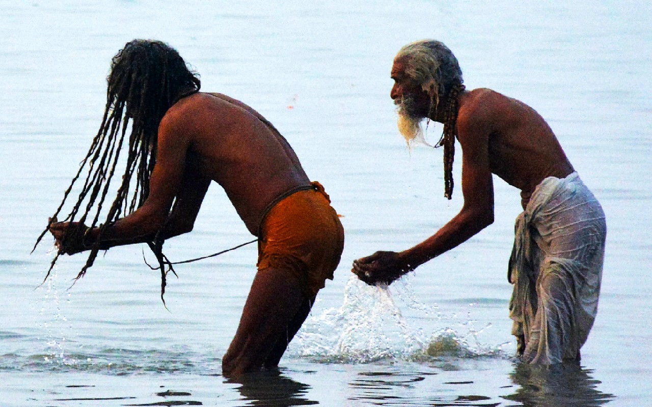Happy Makar Sankranti: गंगासागर में रविवार शाम तक चलेगा शाही स्नान, 31 लाख श्रद्धालुओं ने लगायी डुबकी