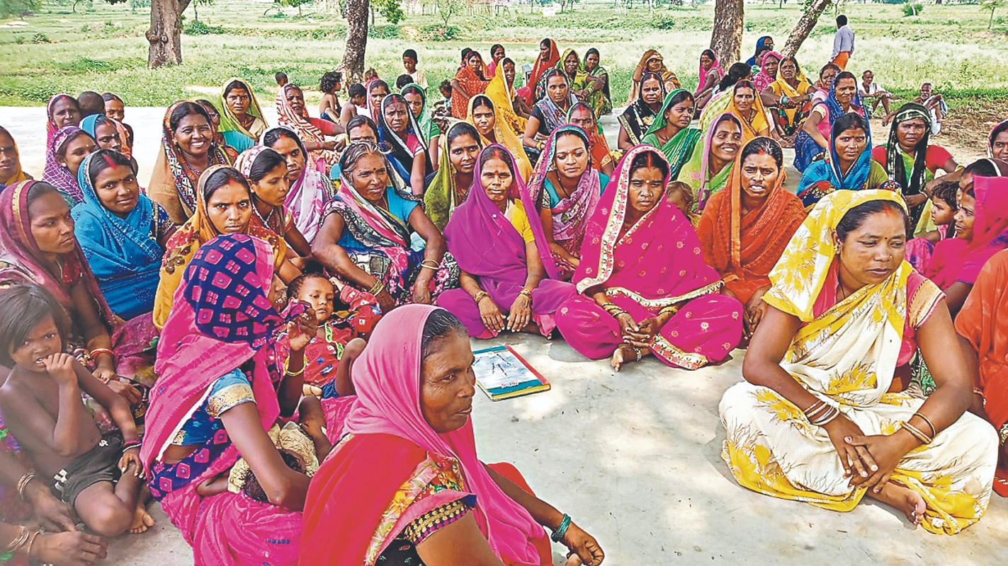 झारखंड के इस जिले में महिलाओं ने उठाया शराबबंदी का बीड़ा, शराब बेचने वालों को दी चेतावनी
