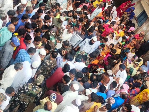 गिरिडीह के तालाब में दो बच्चियों का तैरता मिला शव, गांव में पसरा मातम, हत्या की जताई जा रही है आशंका
