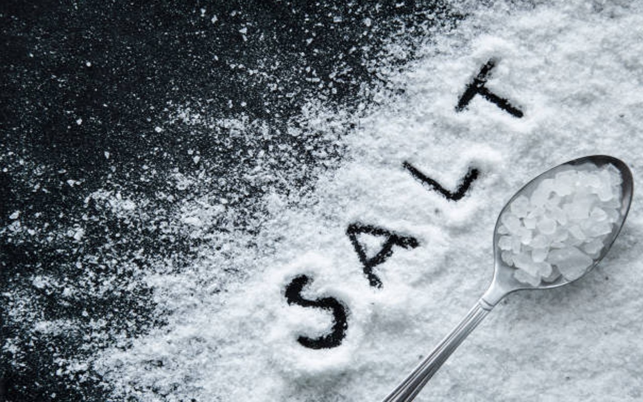 Side Effects of Eating too Much Salt: ज्यादा नमक खाने के 5 नुकसान