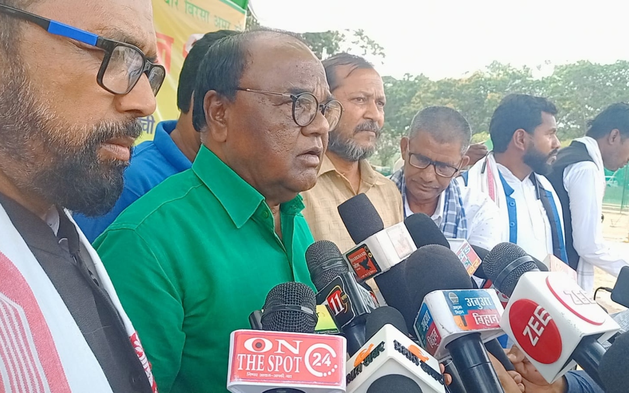 फिर बरसे लोबिन हेंब्रम, खतियान बचाओ महाजुटान में कहा- ‘लड़ने के लिए तैयार हैं हम’