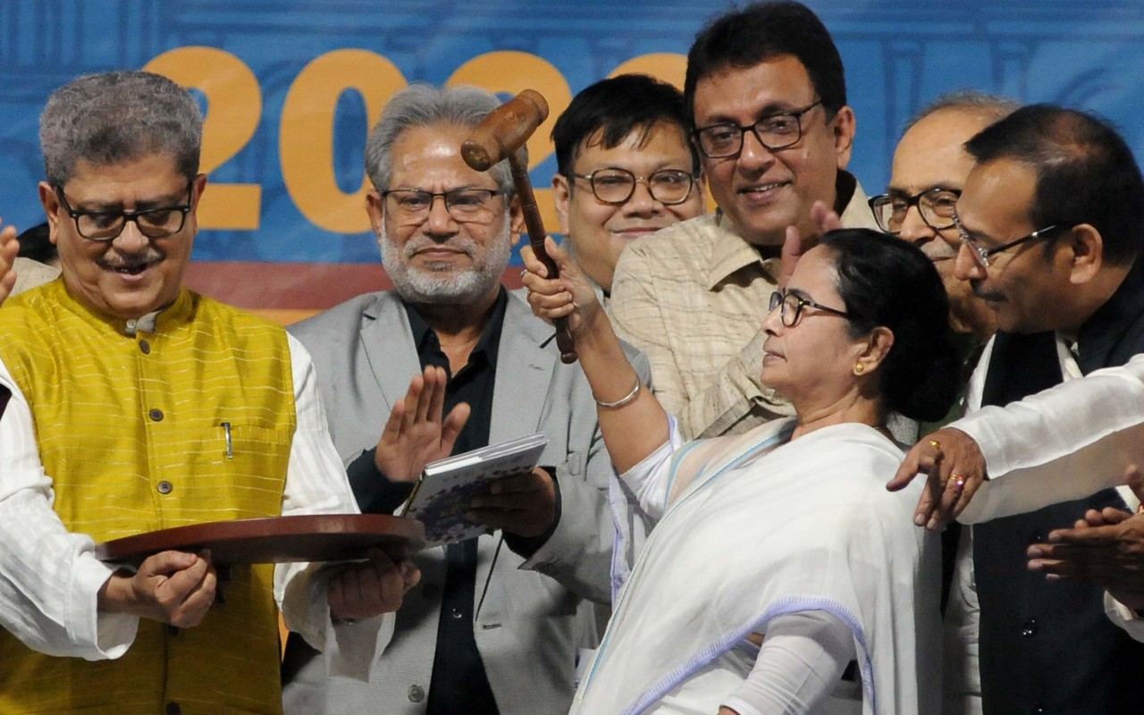 46वें अंतरराष्ट्रीय कोलकाता पुस्तक मेला का ममता बनर्जी ने किया उद्घाटन, कहा – हेट स्पीच को करें ब्लैक आउट