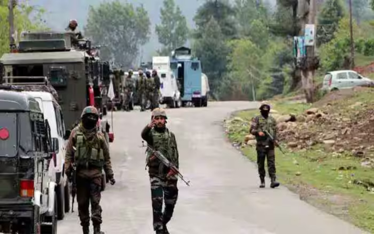 Jammu Kashmir: सुरक्षा बलों से मुठभेड़ में एक आतंकवादी ढेर, पुलिस का भी 1 जवान घायल