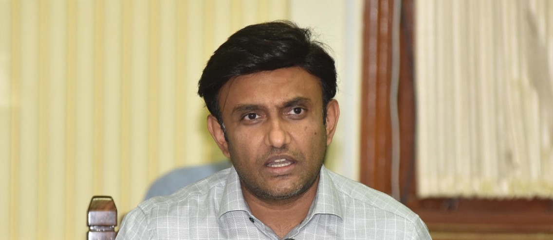 कर्नाटक के चिकित्सा शिक्षा मंत्री के पिता के बाद उनकी पत्नी और बेटी भी पाई गयी कोरोना पॉजिटिव