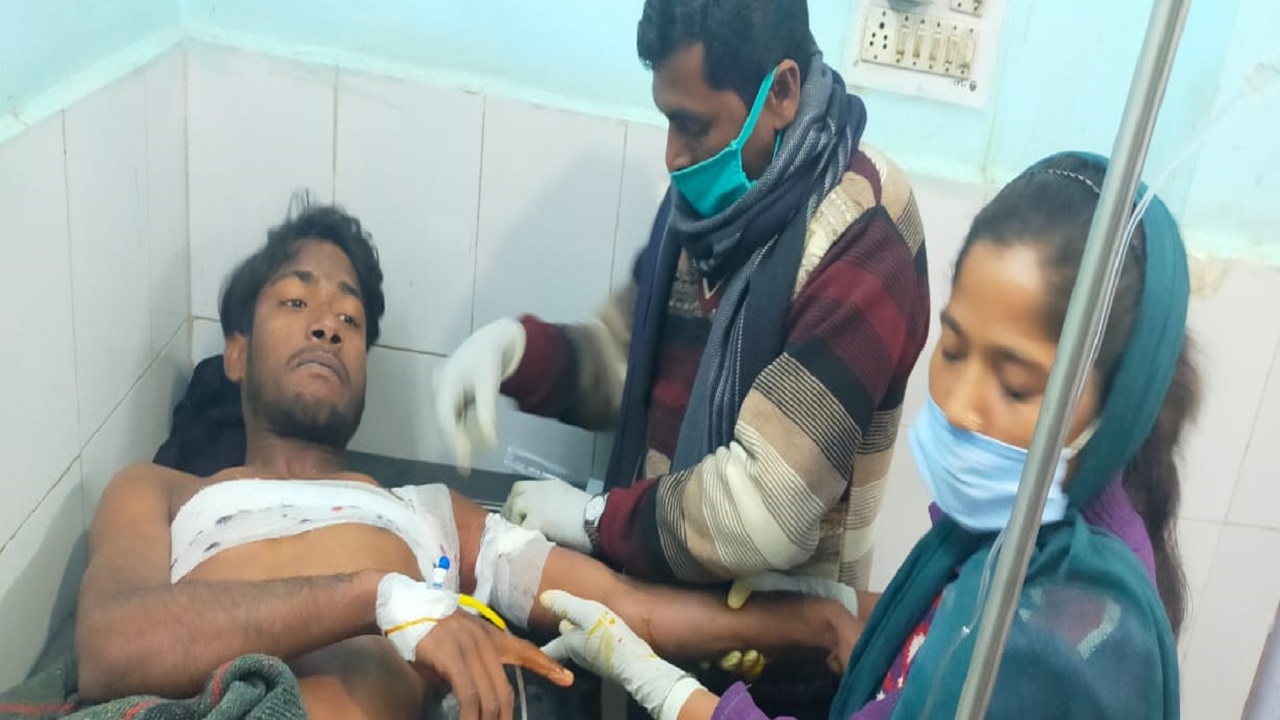 Bihar News: लखीसराय के किऊल में अपराधी बेखौफ, जलेबी खरीदने जा रहे इंटर के छात्र को मारी गोली, हालत गंभीर