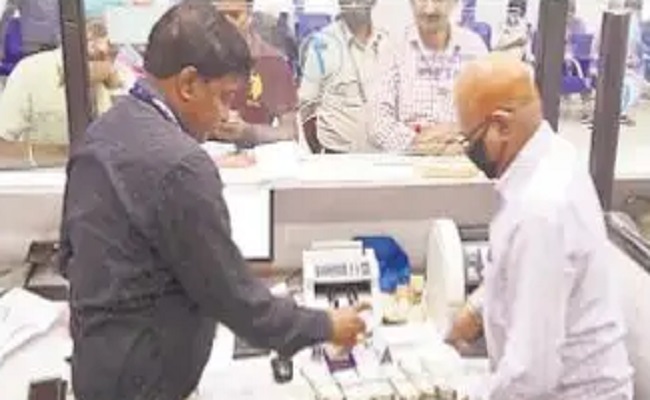 कोरोना का खौफ: बिहार सरकार ने एक साथ 50 लोगों के इकट्ठा होने पर लगाई रोक