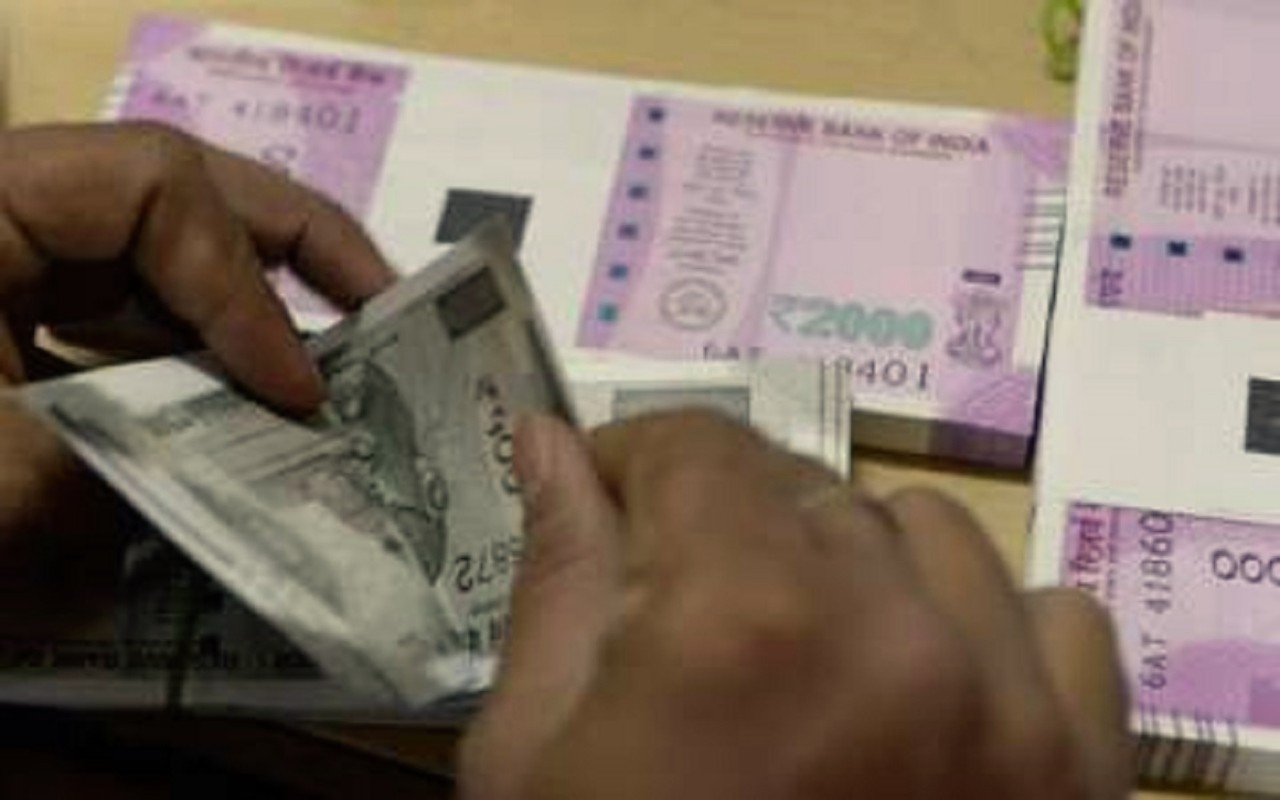 April आने के साथ शुरू हो जाएगी फायदे की बात, जानें 700,100 रुपये पर लगेगा कितना Tax