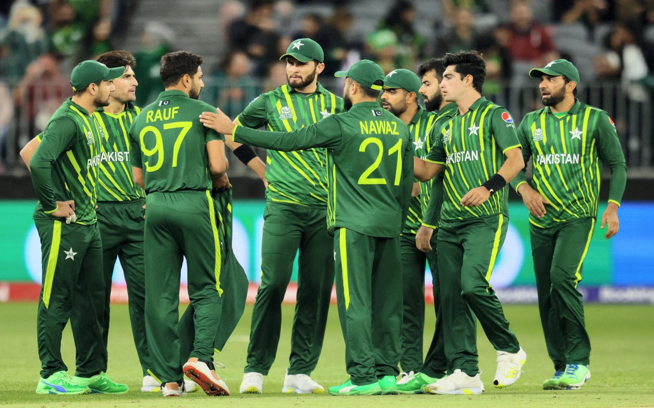 T20 World Cup 2022: Pakistan की हार पर जिम्बाब्वे राष्ट्रपति ने लिये मजे, देखें पाक PM का Savage रिप्लाई