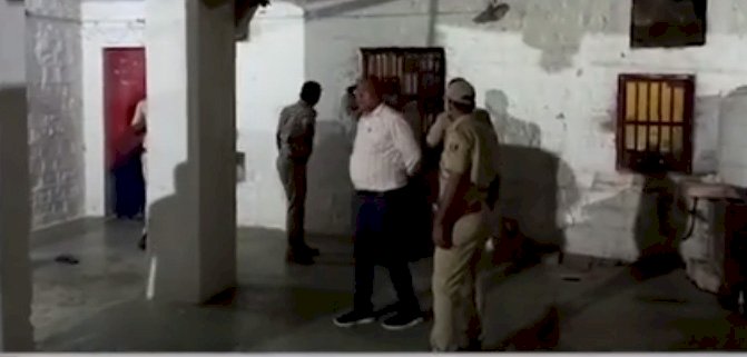 Rajasthan News: जोधपुर में ‘जेल ब्रेक कांड’, महिला गार्ड और सिपाहियों की आंखों में मिर्ची डाल 16 कैदी फरार