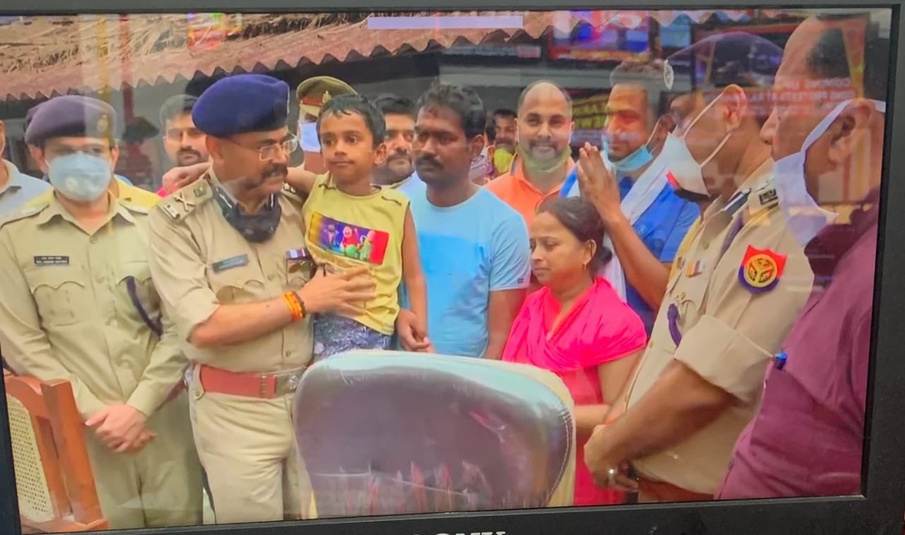 यूपी पुलिस ने 17 घंटे में बरामद किया किडनैप बच्चा, चार करोड़ की मांगी थी फिरौती, महिला सहित चार आरोपी गिरफ्तार