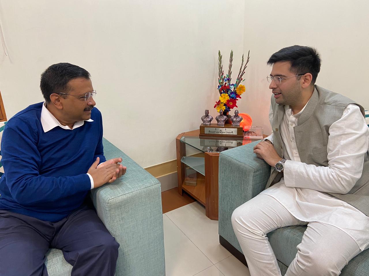 दिल्ली के आप विधायक राघव चड्डा पर मुकदमा दर्ज, योगी सरकार पर लगवाया था मारपीट का आरोप