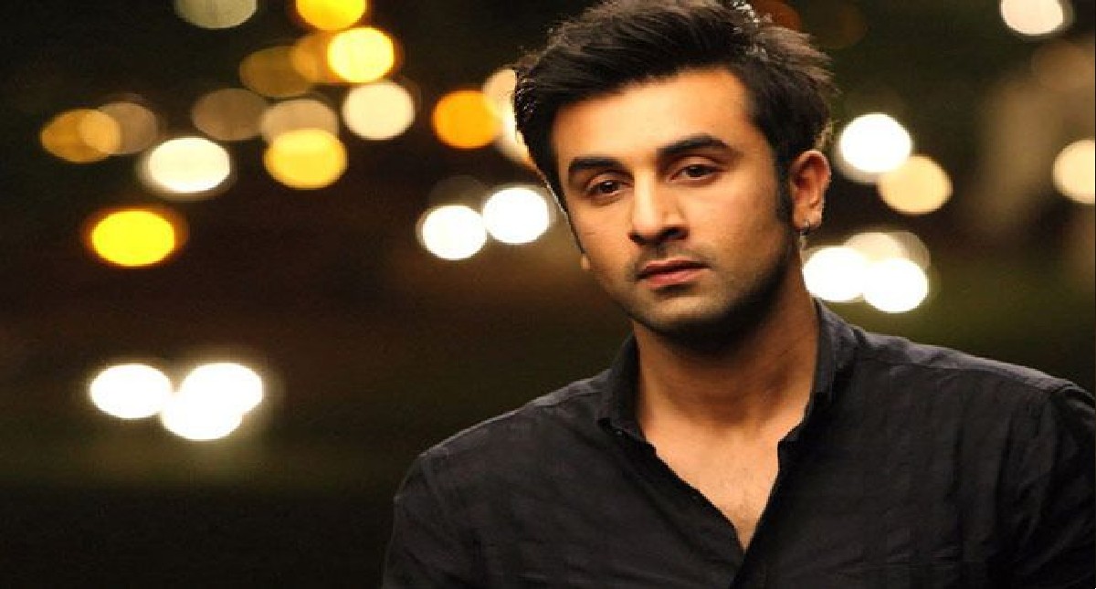 Ranbir Kapoor को रोते देख फैंस हुए परेशान, कमेंट मे पूछ रहे ये सवाल, सोशल मीडिया पर VIDEO VIRAL