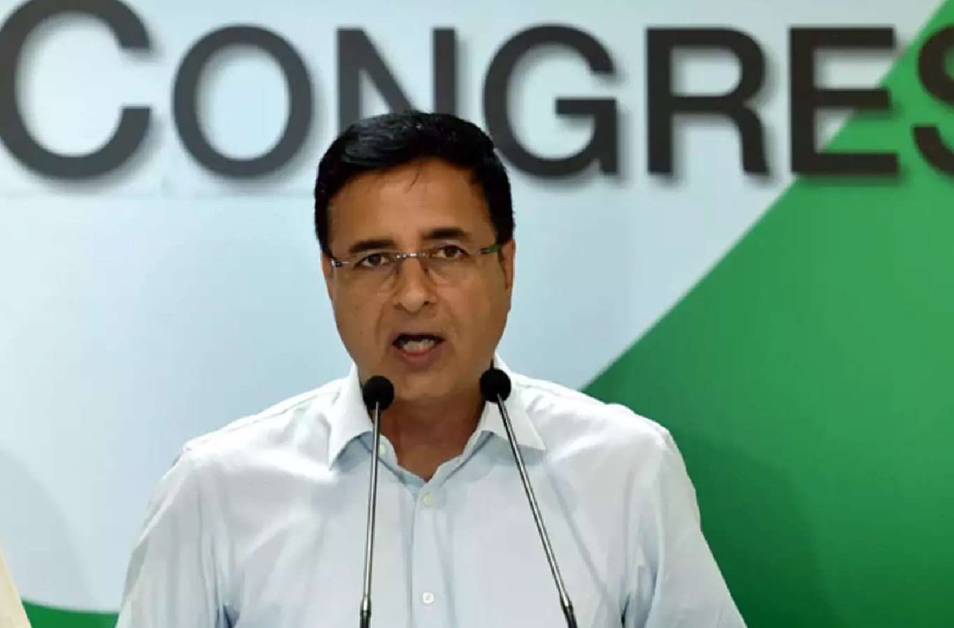 विकास दर में कमी,महंगाई में तेजी की ‘दोहरी मार’ से लोग प्रभावित : कांग्रेस