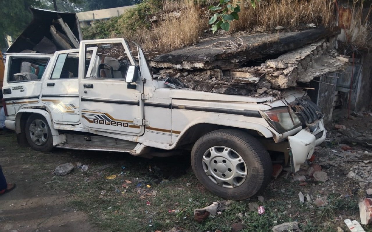 झारखंड: शादी की खुशियां गम में बदलीं, सड़क हादसे में एक बाराती की मौत, दो लोग घायल