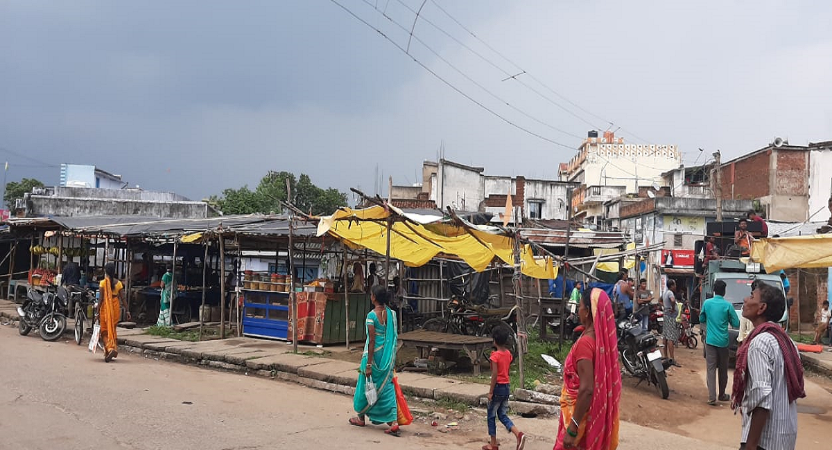झारखंड के साडम बाजार को अतिक्रमण मुक्त करने के बाद भी नहीं हुआ सौंदर्यीकरण, नाराज लोगों ने की ये मांग