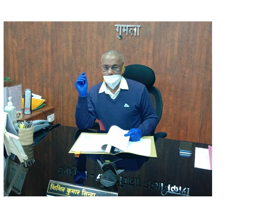 DC के साथ अधिकारियों की टीम पहुंची घाघरा, मचा हड़कंप; MDM में त्रुटि मिलने पर हेडमास्टर को शोकॉज